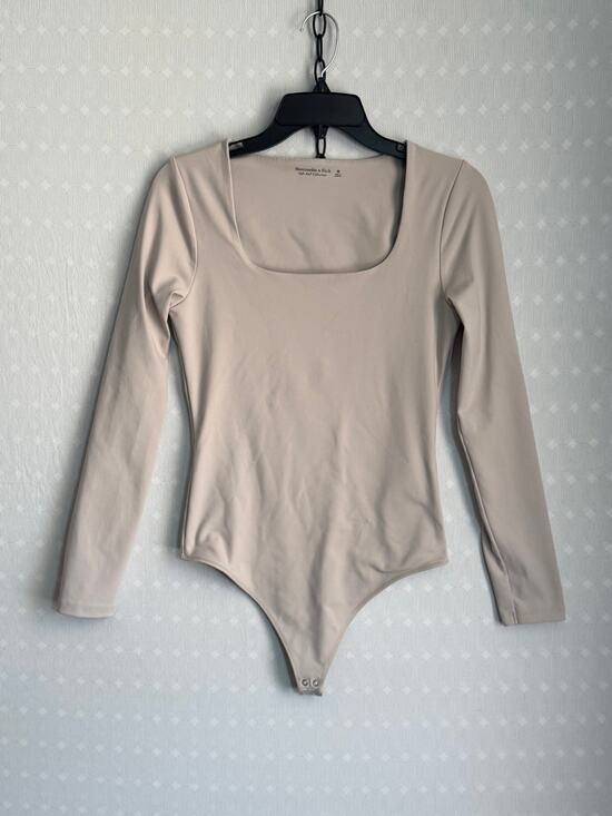 Abercrombie & Fitch Tops - Abercrombie Fitch Soft A&F Bodysuit Size M Tan Square Neck Long Sleeve